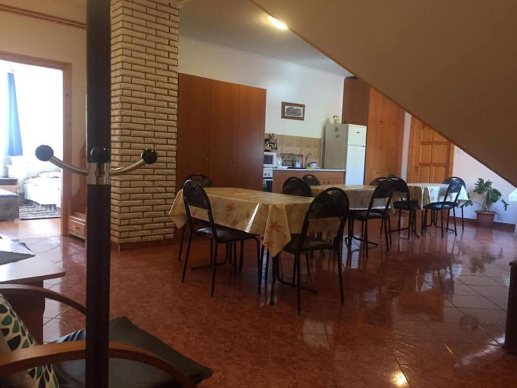 Hubertus Vendégház Parád Exterior foto